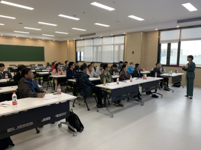 工業(yè)智能融合實(shí)踐 信息系統(tǒng)集成服務(wù)探索之旅——記師生參觀南京優(yōu)倍智能工廠